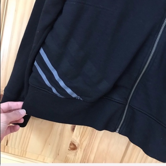 Under Armour Loose Fit Performance Hoodie Size medium - Picture 4 of 9